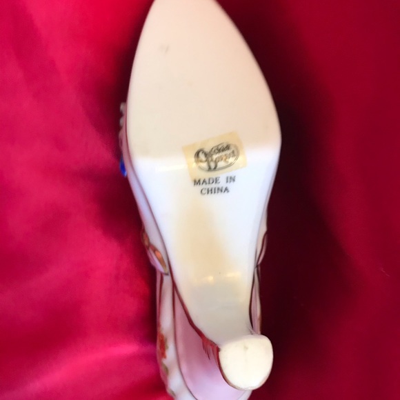 Home #9). PORCELAIN VICTORIAN HEEL🤍 Beautiful - Picture 4 of 5